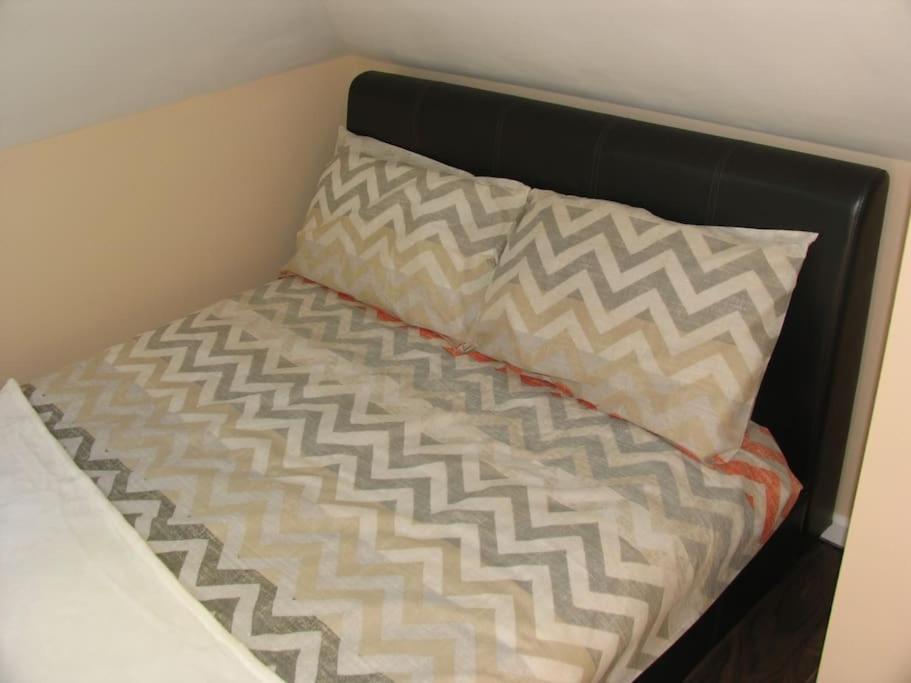 Modern Cosy Private Studio, Wifi, Ip-Tv, Must See Romford Ngoại thất bức ảnh