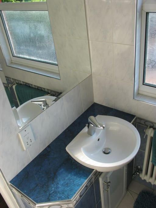 Modern Cosy Private Studio, Wifi, Ip-Tv, Must See Romford Ngoại thất bức ảnh