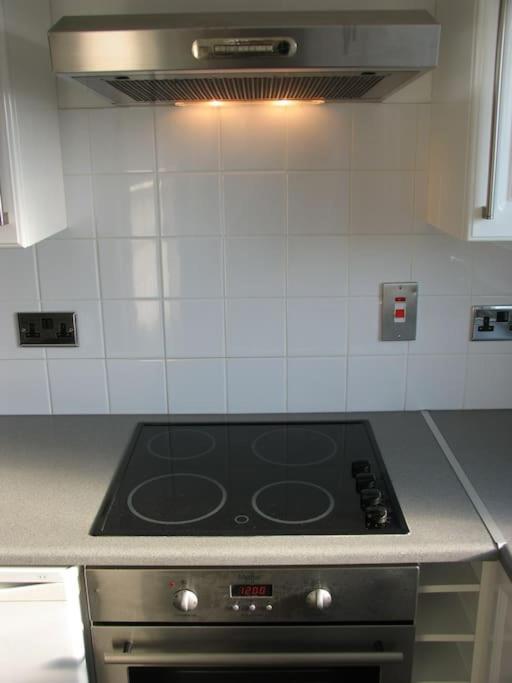 Modern Cosy Private Studio, Wifi, Ip-Tv, Must See Romford Ngoại thất bức ảnh